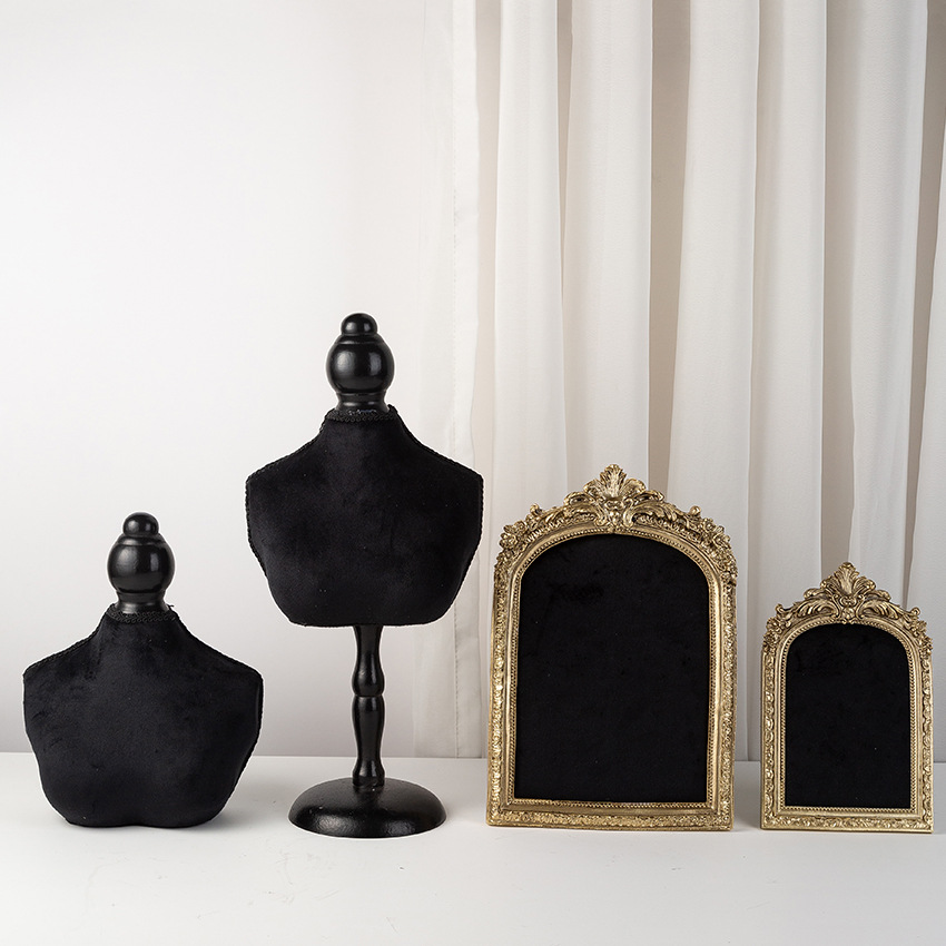 Black Velvet Bust Form Jewelry - огляд і ціна Body Jewelry Store